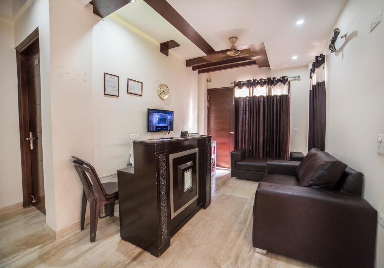 Fabhotel Mannat Residency Sec 52 Гургаон Экстерьер фото