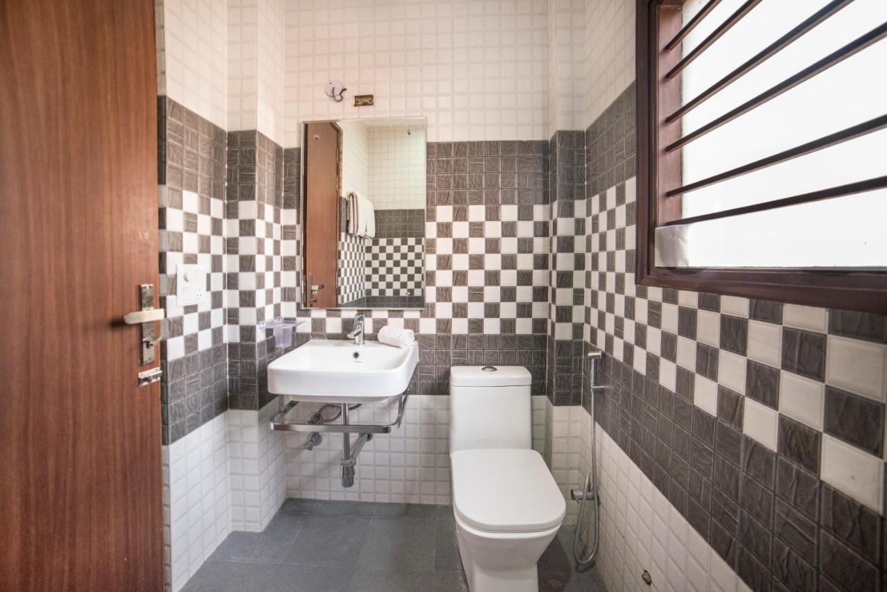 Fabhotel Mannat Residency Sec 52 Гургаон Экстерьер фото